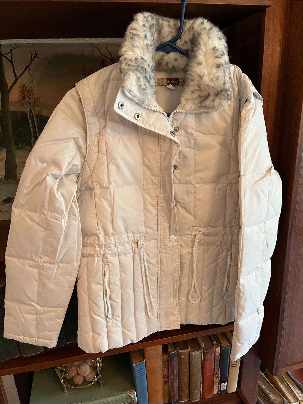 Ashley By 26 International Cream Quilted Puffer Jacket with Faux Fur Collar